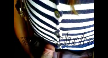 sex megan fox Một tên trộm ôm quay lén gái tắm cảnh sát.